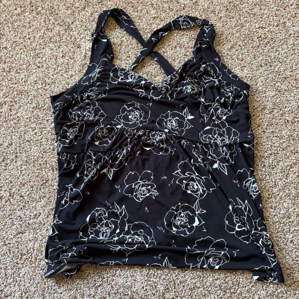 Torrid Black Criss Cross Tank Top White Rose Womens sz 4X